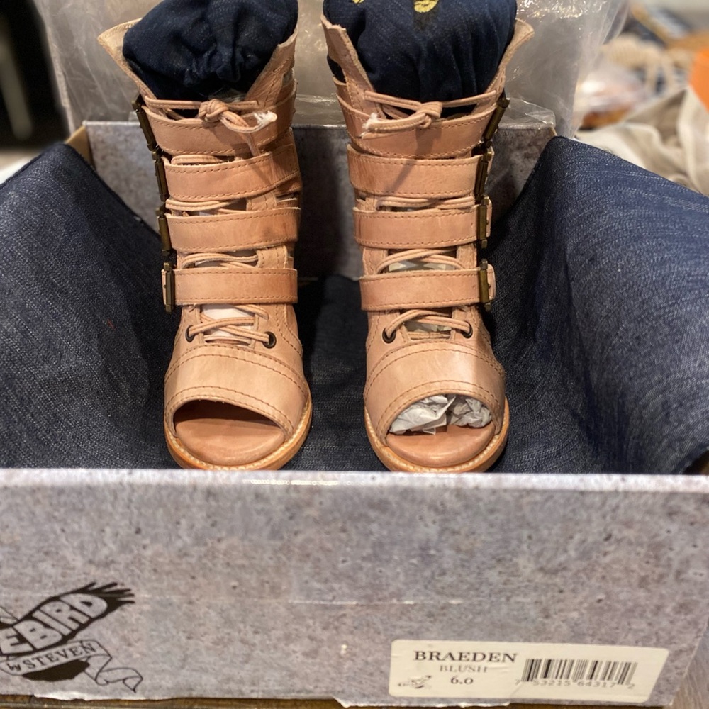 Freebird  Braeden blush color Strappy heels